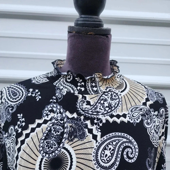 By Design Black Beige Floral Paisley Print Pullover Top Stretch Long Sleeve XL - Picture 3 of 11